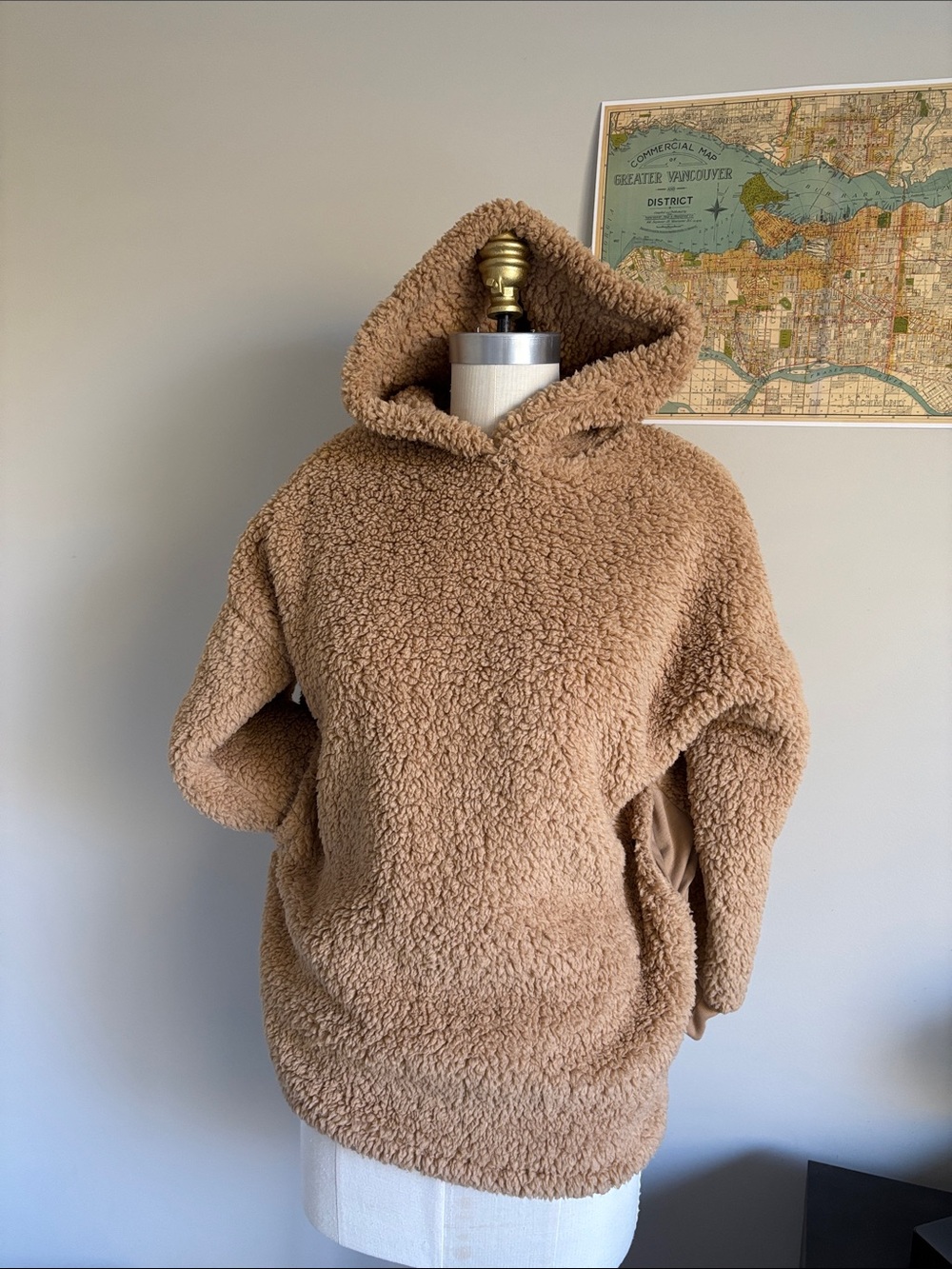 GAP Teddy Fleece Hooded Pullover in Camel Brown